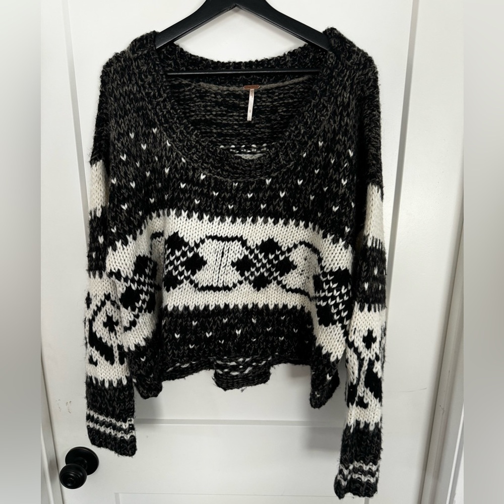 Free People Cropped Sweater - Large
